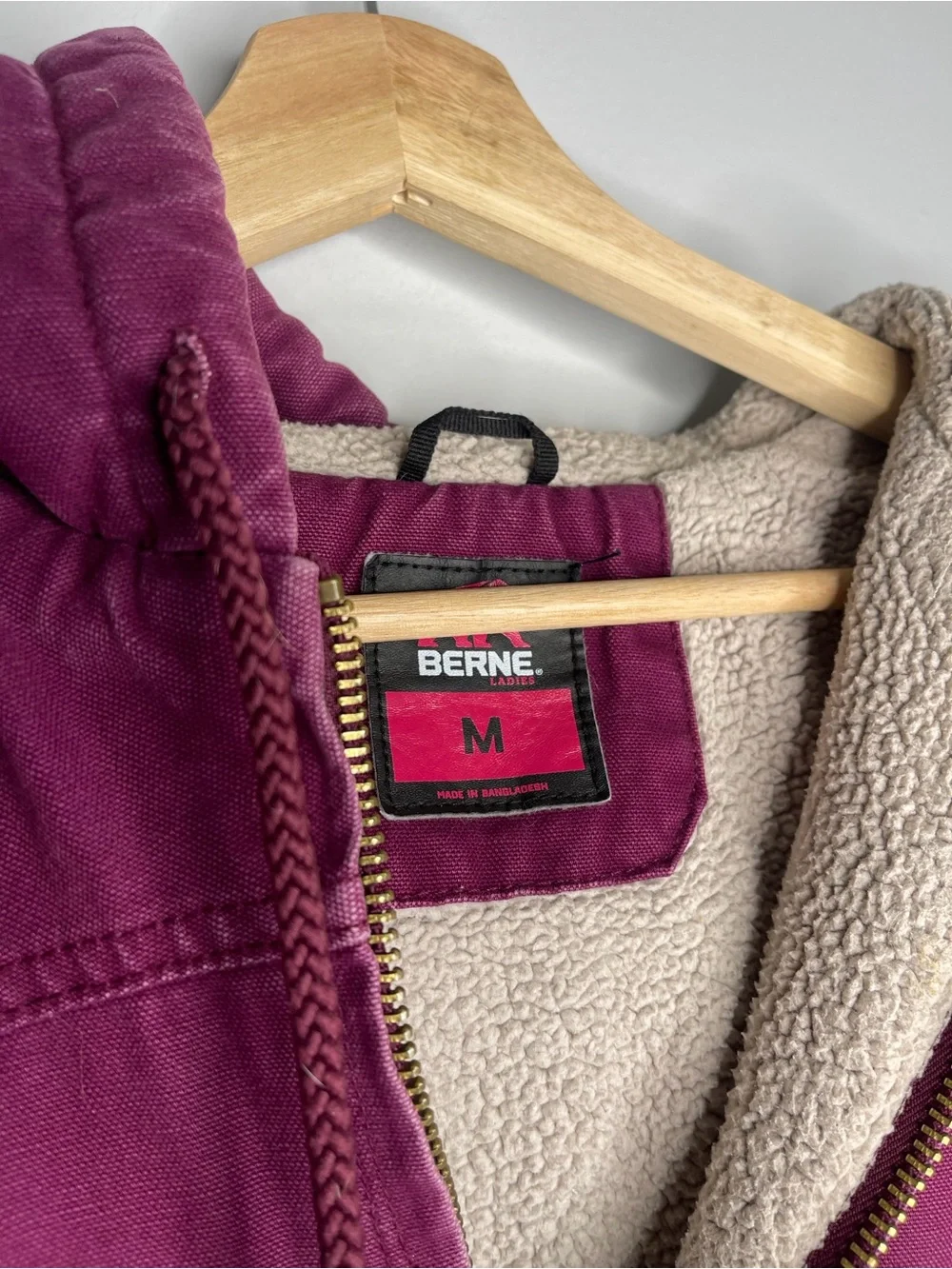 Women’s Berne Softstone duck hooded jacket coat medium deep‎ plum